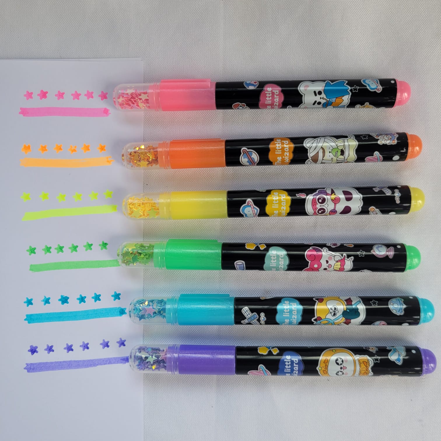 marca_texto_estrelinha_corpo_preto_kit_com_2_estojos_8753_2_795f70c7c754ecdd9a9e699418aad80e.jpeg Estojo Canetinha Ponta Estrela Corpo Preto c/ 6 und Importados - Imagem 2