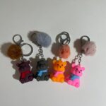 Chaveiro Ursinho com Pompom - Importados