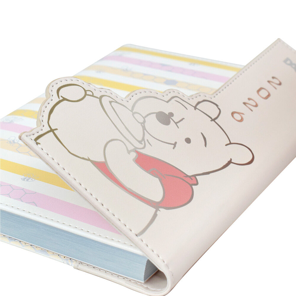 5366-Agenda-A5-Pooh-Detalhe1.jpg Agenda 2026 Maior Pooh - DAC - Imagem 2