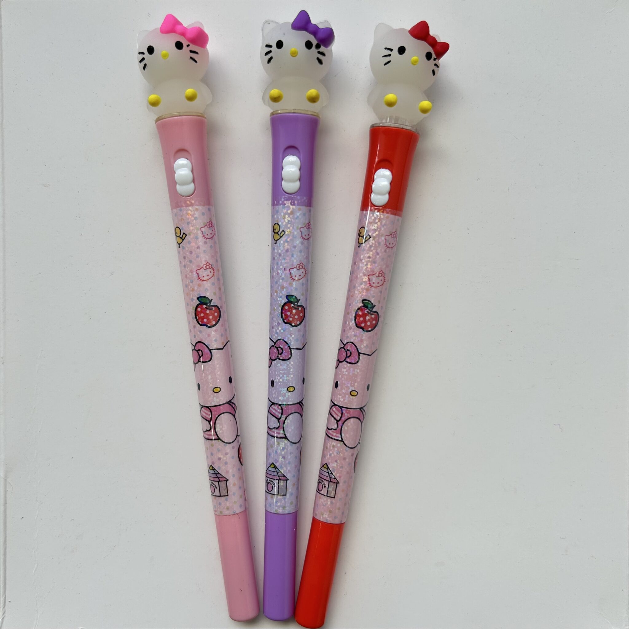 IMG-0370.jpg Caneta Fofa Led Hello Kitty - Importados - Imagem 1