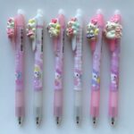Caneta Fofa Hello Kitty Pin Encantado - Importados